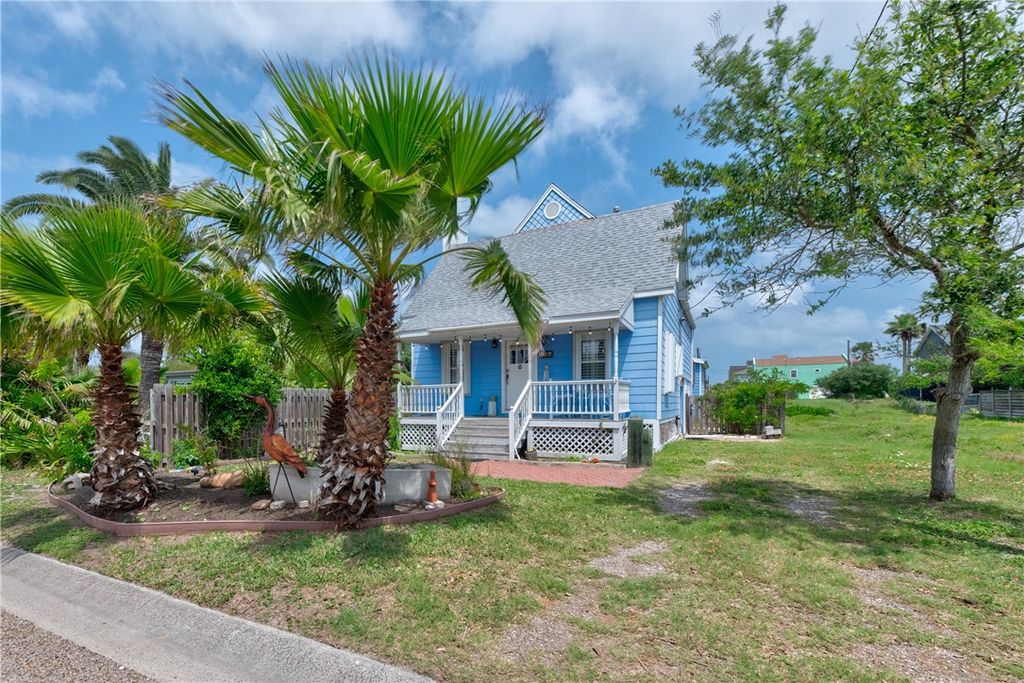 404 Mercer St, Port Aransas, TX 78373
