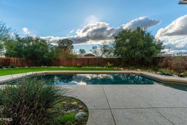 102 Anna Lane, Bakersfield, CA 93308