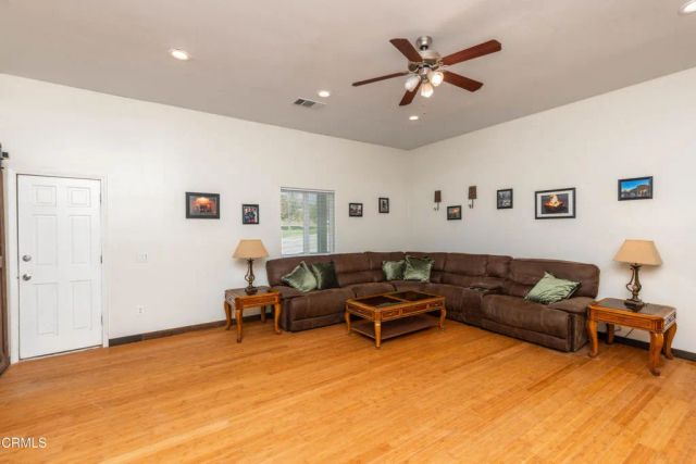 102 Anna Lane, Bakersfield, CA 93308