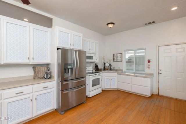 102 Anna Lane, Bakersfield, CA 93308