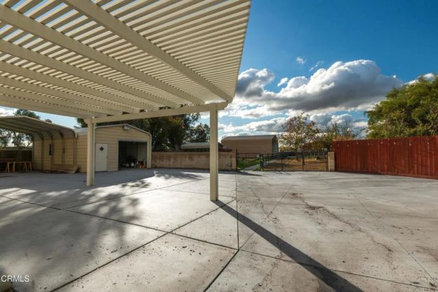 102 Anna Lane, Bakersfield, CA 93308