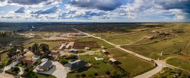 102 Anna Lane, Bakersfield, CA 93308