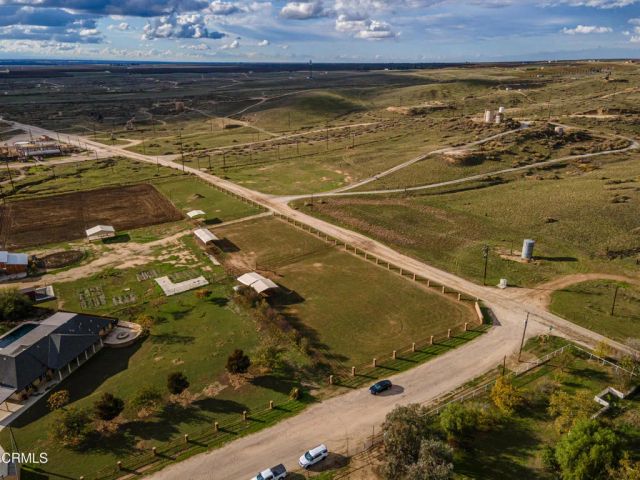 102 Anna Lane, Bakersfield, CA 93308