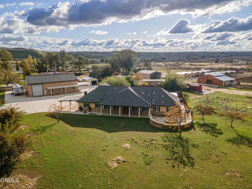 102 Anna Lane, Bakersfield, CA 93308