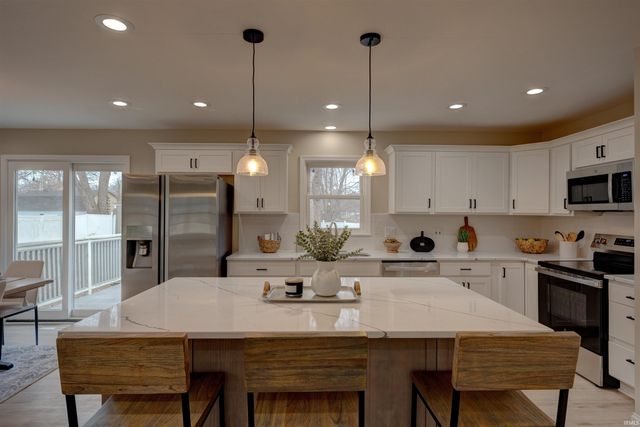 630 E Main Street, Newburgh, IN 47630