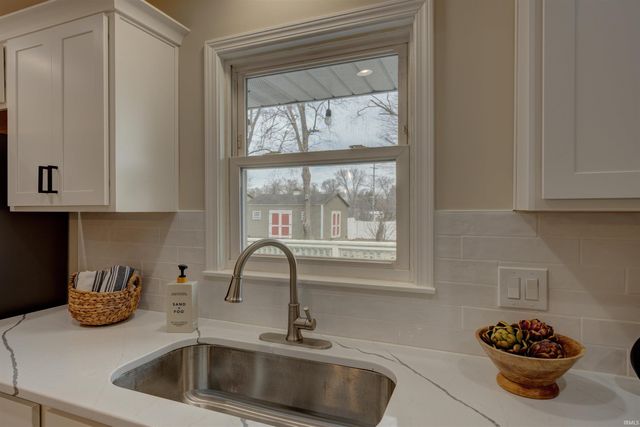 630 E Main Street, Newburgh, IN 47630