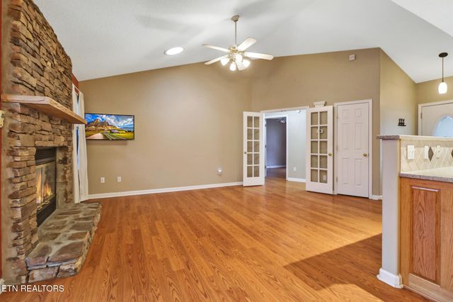 121 St George Drive, Crossville, TN 38558