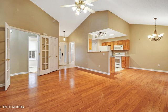 121 St George Drive, Crossville, TN 38558