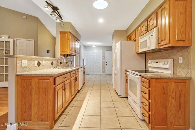 121 St George Drive, Crossville, TN 38558