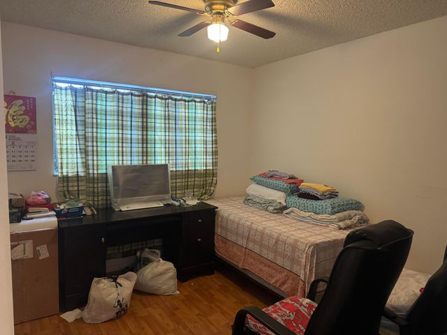 2446 W 70th Place, Hialeah, FL 33016