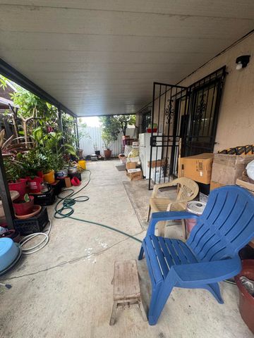 2446 W 70th Place, Hialeah, FL 33016