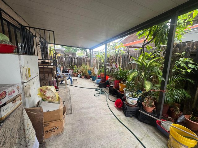 2446 W 70th Place, Hialeah, FL 33016