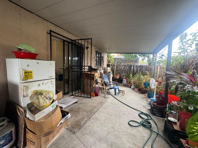 2446 W 70th Place, Hialeah, FL 33016