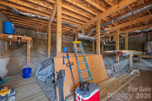 823 Silverstone Drive, Hendersonville, NC 28792