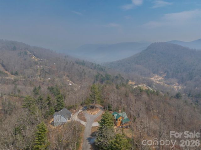 823 Silverstone Drive, Hendersonville, NC 28792