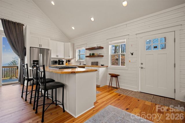 823 Silverstone Drive, Hendersonville, NC 28792