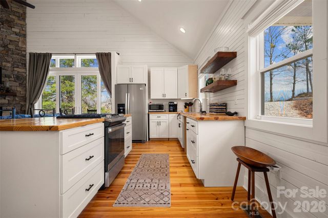 823 Silverstone Drive, Hendersonville, NC 28792