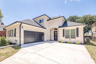 2902 Bluffview Drive, Garland, TX 75043