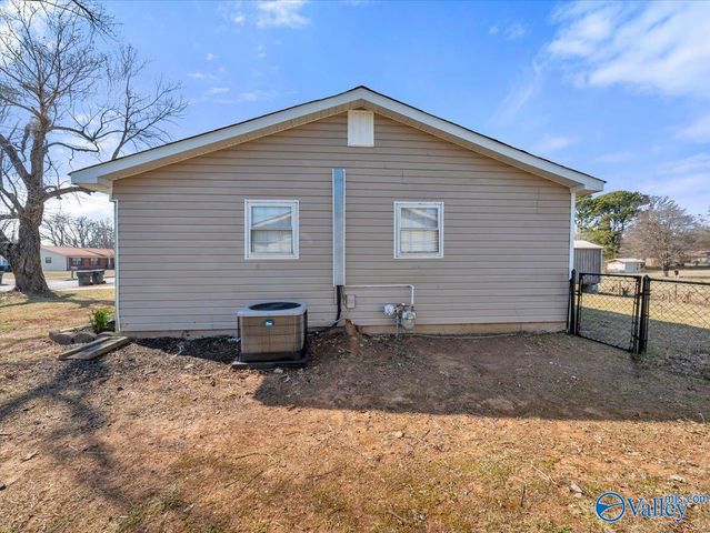 1014 SW Towerview Street, Decatur, AL 35601