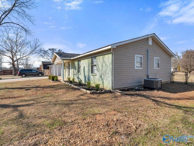 1014 SW Towerview Street, Decatur, AL 35601