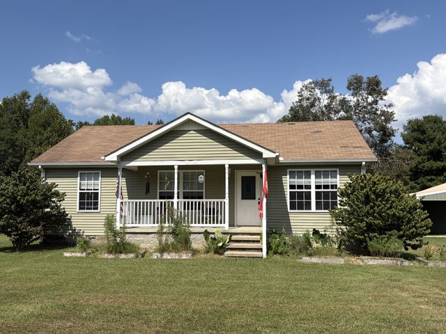 167 Robinson Ln, Westmoreland, TN 37186