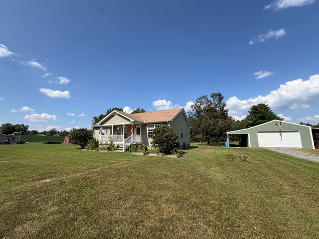 167 Robinson Ln, Westmoreland, TN 37186