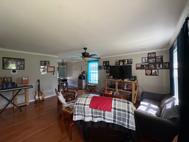 167 Robinson Ln, Westmoreland, TN 37186