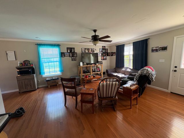 167 Robinson Ln, Westmoreland, TN 37186