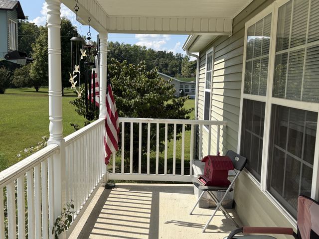 167 Robinson Ln, Westmoreland, TN 37186