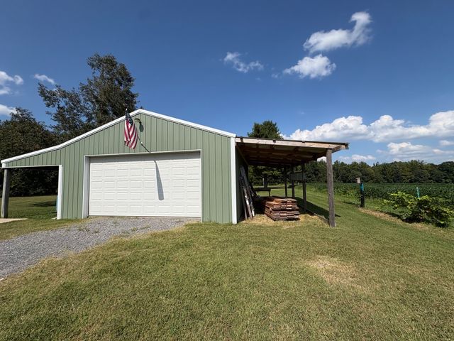 167 Robinson Ln, Westmoreland, TN 37186