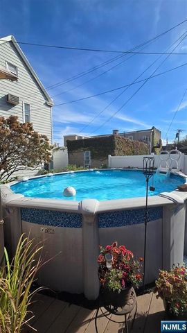 157 W 4th Street, Bayonne, NJ 07002