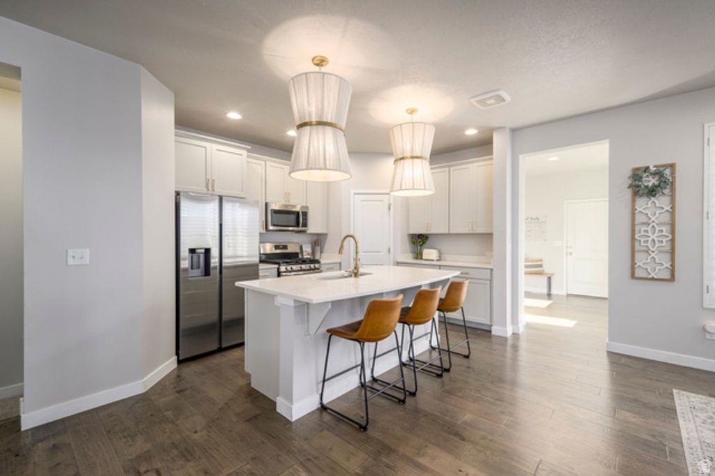 Image 5 of property listing at 5079 W SPLIT ROCK DR, South Jordan, UT 84009