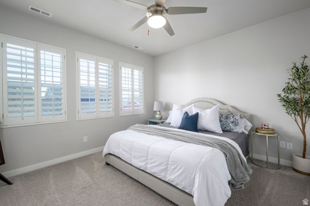 Image 9 of property listing at 5079 W SPLIT ROCK DR, South Jordan, UT 84009