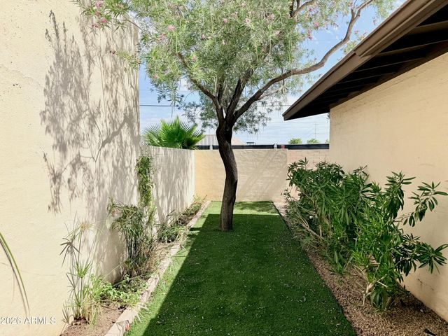 312 W LAGUNA Drive, Tempe, AZ 85282