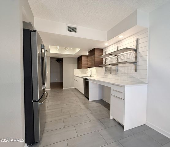 312 W LAGUNA Drive, Tempe, AZ 85282