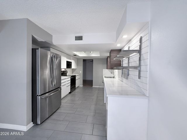 312 W LAGUNA Drive, Tempe, AZ 85282