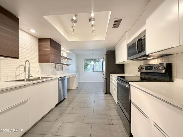 312 W LAGUNA Drive, Tempe, AZ 85282