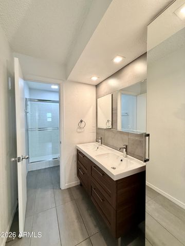 312 W LAGUNA Drive, Tempe, AZ 85282