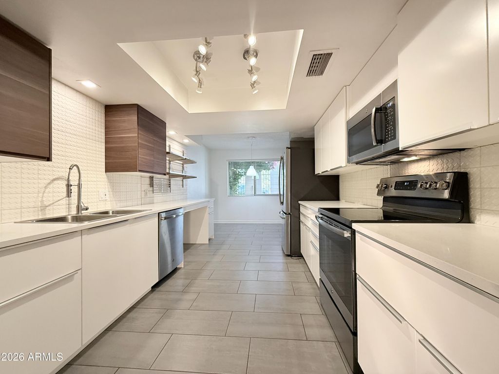 312 W LAGUNA Drive, Tempe, AZ 85282 — photo 3