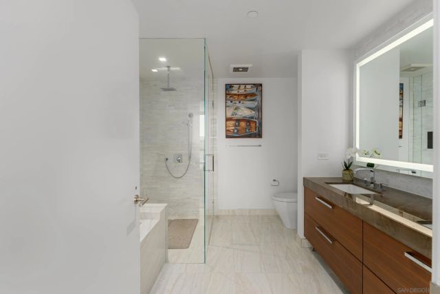 888 W E Street 2203, San Diego, CA 92101