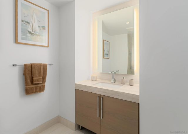 888 W E Street 2203, San Diego, CA 92101