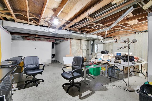 3033 E Hickory Lane, Crete, IL 60417