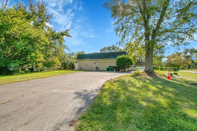 3033 E Hickory Lane, Crete, IL 60417