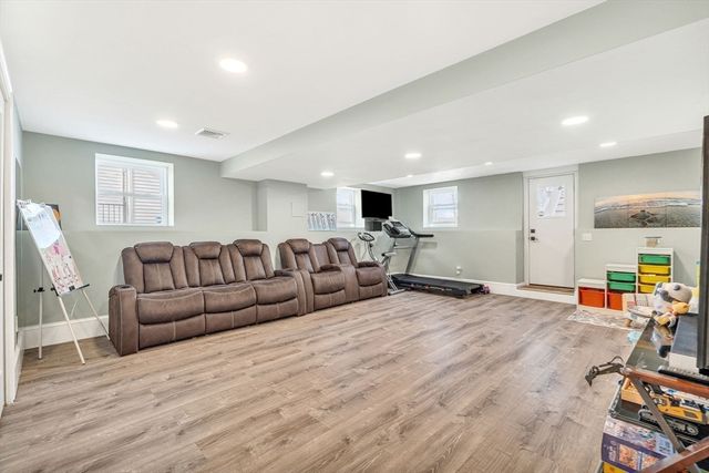 64 Overlook Rd, Arlington, MA 02474