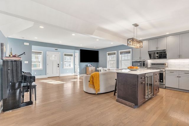 64 Overlook Rd, Arlington, MA 02474