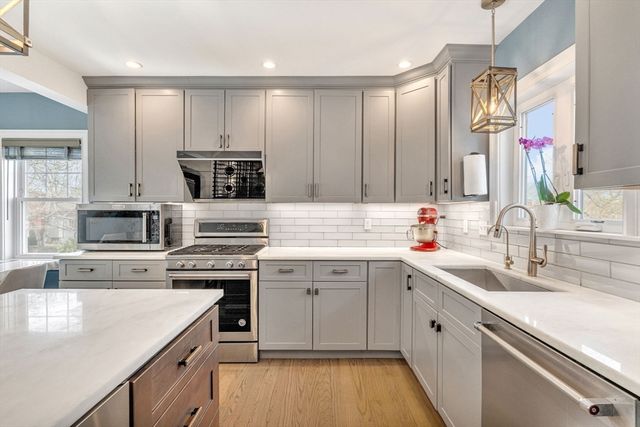 64 Overlook Rd, Arlington, MA 02474