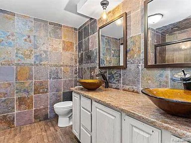 16592 Country Club Drive, Livonia, MI 48154