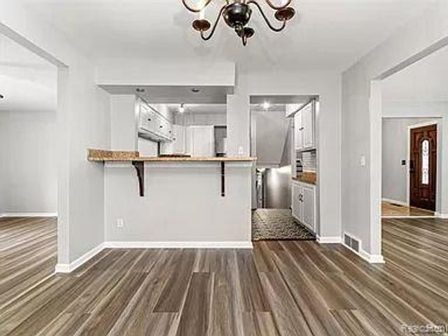 16592 Country Club Drive, Livonia, MI 48154