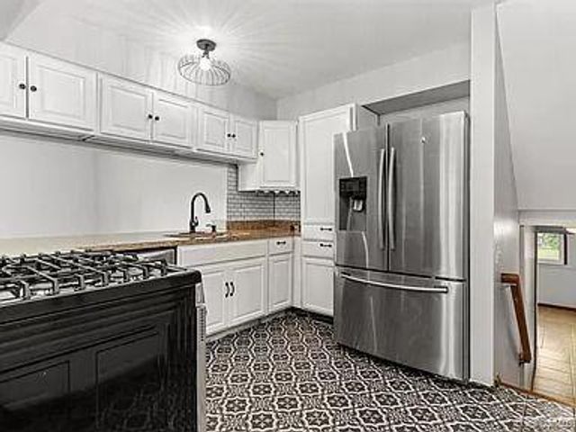 16592 Country Club Drive, Livonia, MI 48154