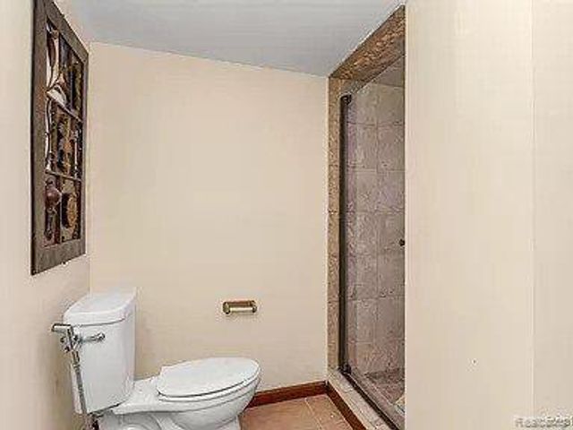 16592 Country Club Drive, Livonia, MI 48154